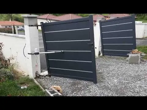Warehouse perimeter gate