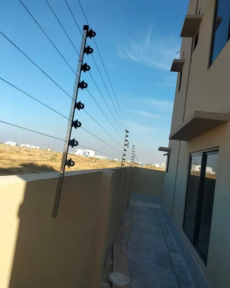Boundary fence and gate
