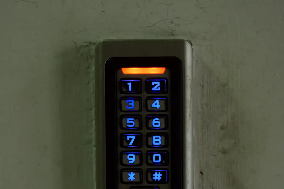 Illuminated PIN keypad