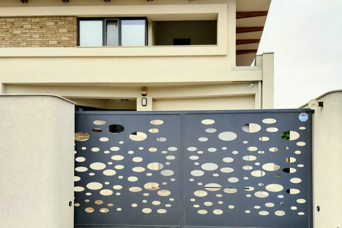 Residential sliding gate