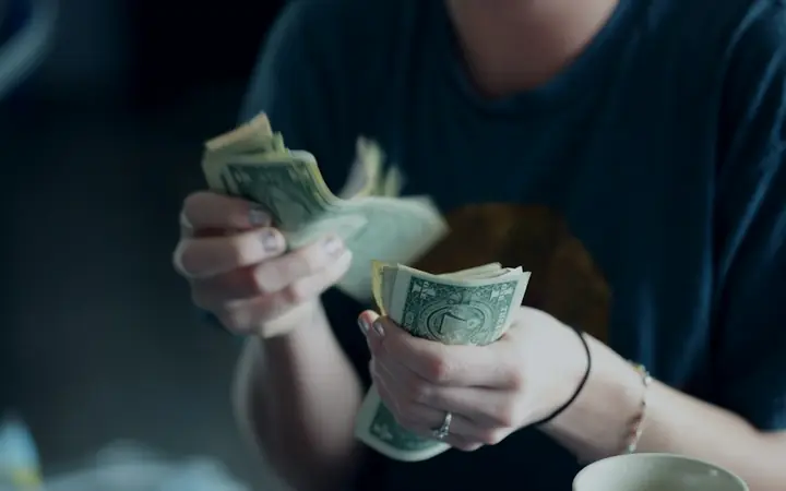 Counting banknotes